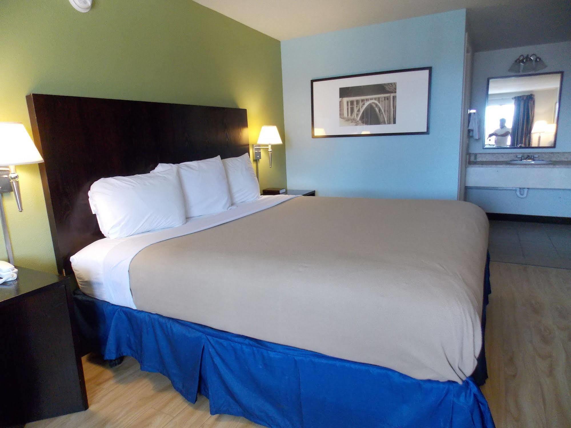 Augusta Best Inn Ngoại thất bức ảnh