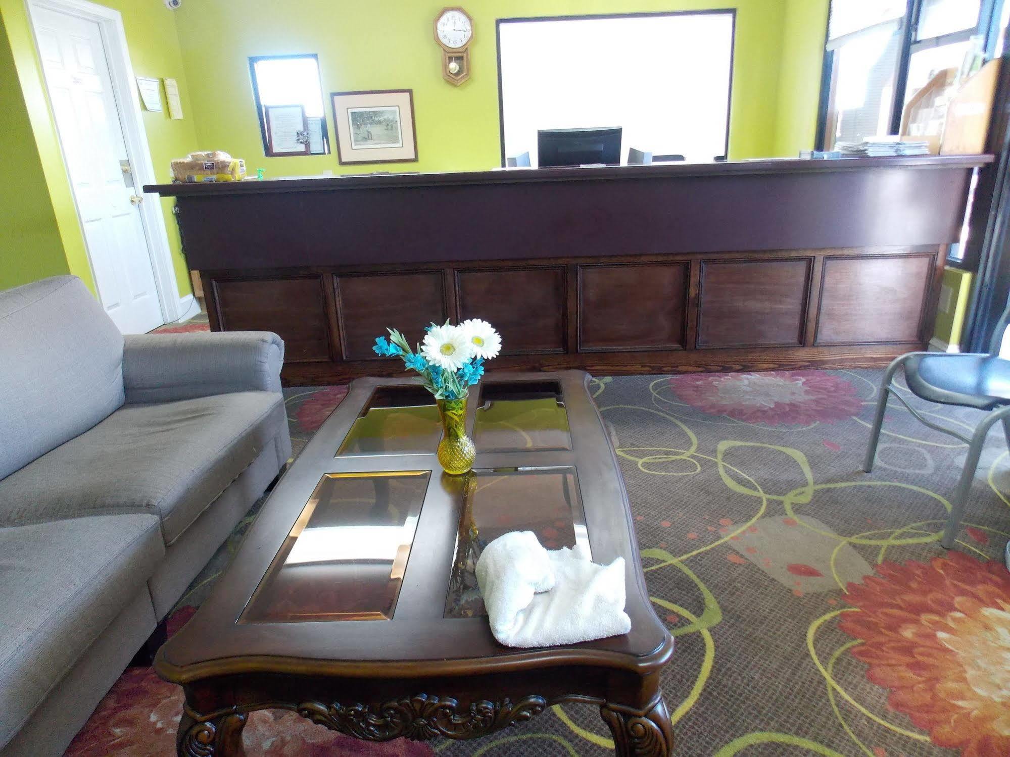 Augusta Best Inn Ngoại thất bức ảnh