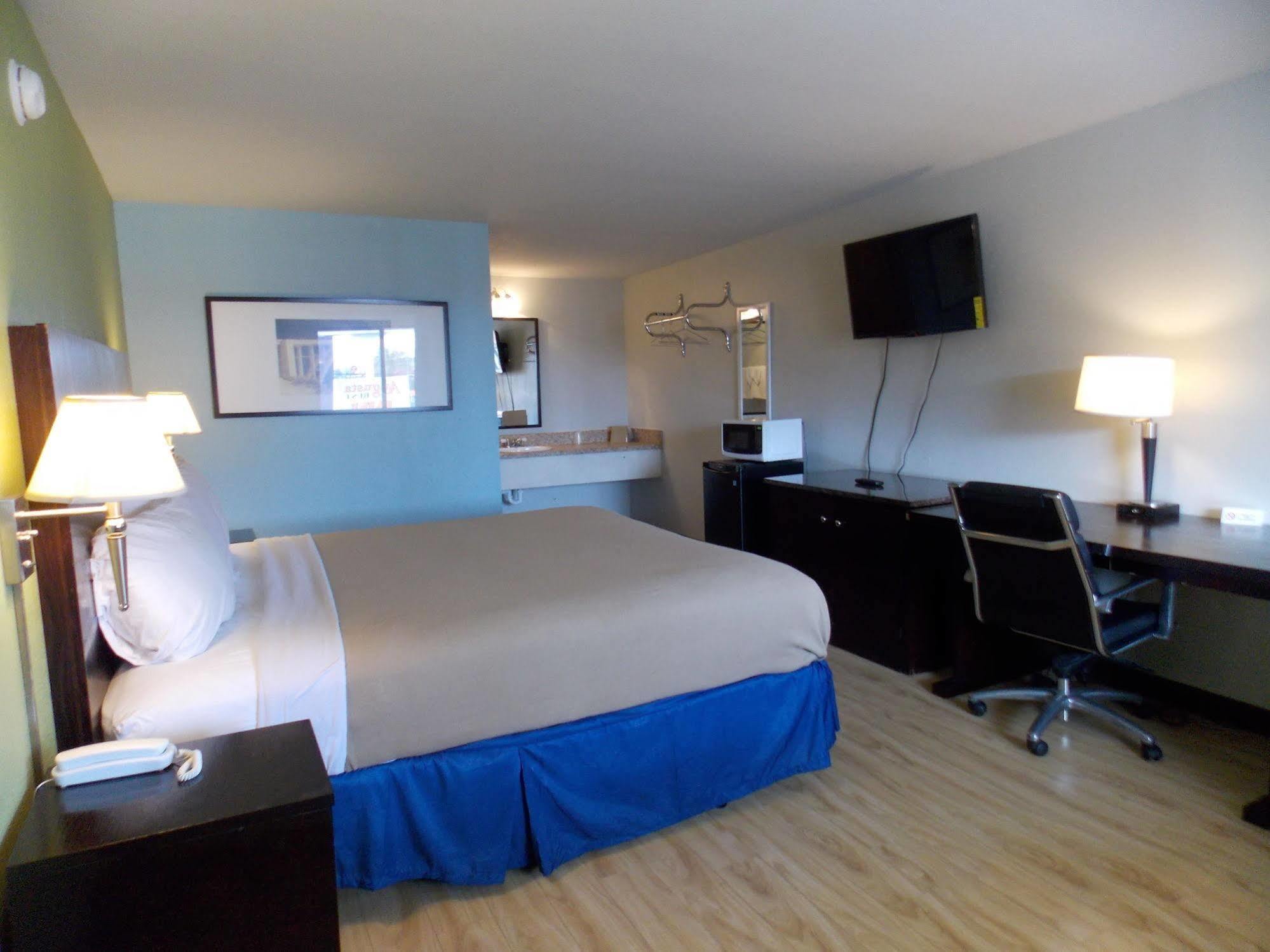 Augusta Best Inn Ngoại thất bức ảnh